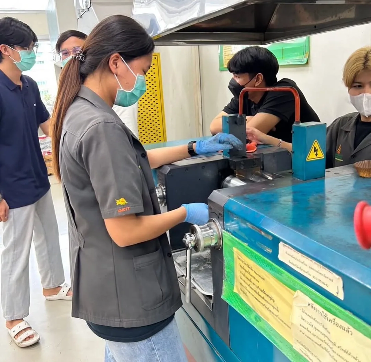 🎪 STAGE 2 : Butter Bear Bookmark