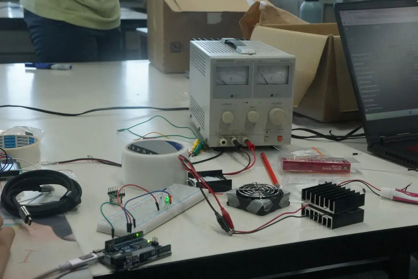 🌌🎶 CoolTech: ปลุกลมอัจฉริยะด้วยอุณหภูมิ